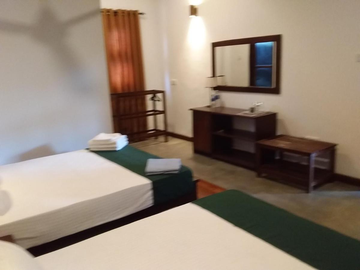 Forest Edge Villa Anuradhapura Zimmer foto